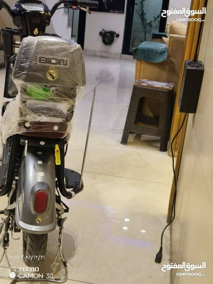 دراجة شحن حجم (14) للمراوس وانطي فرق او للبيع

 بطاريات جدد استخدام اسبوع + بطاريات وياها سيت ثاني يعني يهبطن البطاريات تحط بطاريات جدد وانته كلشي ماخاسر
4 بطاريات 56 فولت
لايت امامي وخلفي ونشرة
سويچين

الدراجة رايدها مراوس بدراجة حلوة وقوية وانطي فرق
او بيع بـ 300 الف بيها مجال قليل
مكاني البصرة - كرمة علي واتواجد بكل مكان
***********
