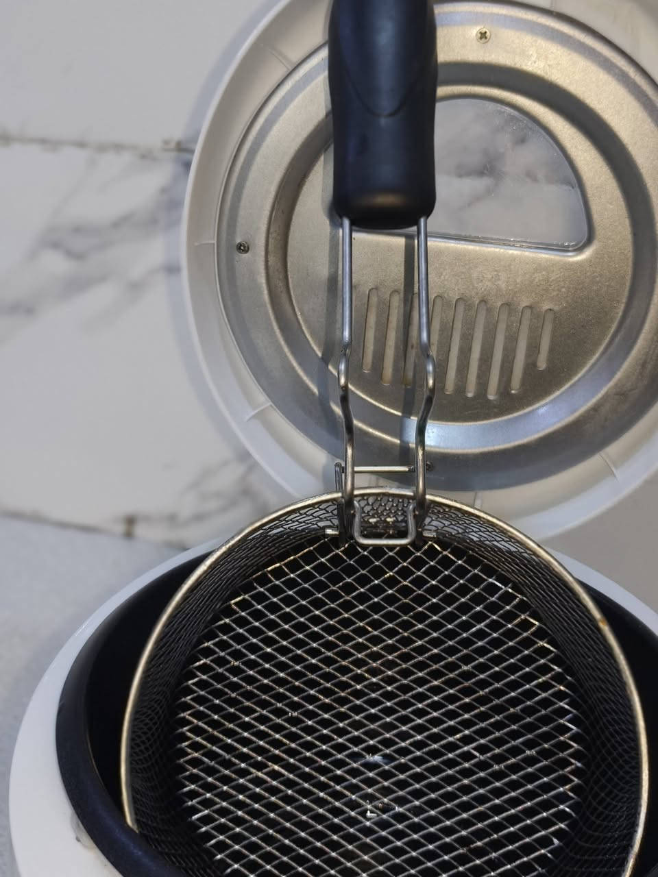 اللهم صل على محمد وال محمد قلاية زيتية مستخدمة مرة لو مرتين  صارلنه شهر من مشترينها   أستخدامها قليل جداً
سعرها ٣٥ قفل  المكان البصرة قضاء المدينة


**إذا كنت صاحب هذا الإعلان وتريد حذفه لأي سبب، رجاءا أرسل رسالة إلى الدعم الفني**