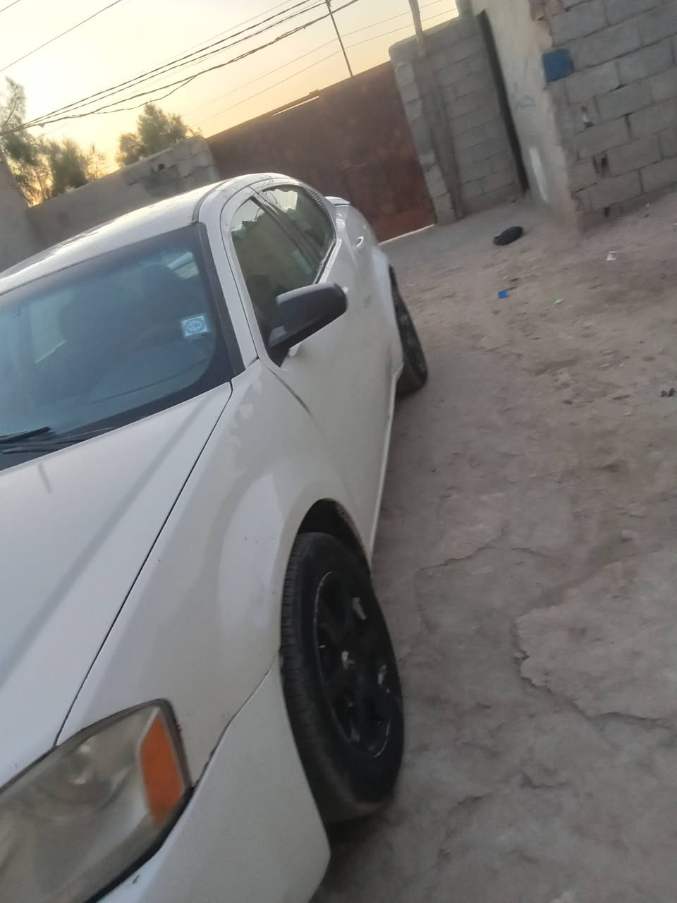 السلام عليكم خوان سياره دوج افنجر للبيع الموديل 2008جاهزه كهربائية حداديه تخم تاير سياره بسمي السعر 45 رقم تلفون ***********
