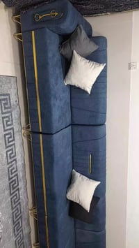 ديوان • ١٠ مقاعد • شرطة الرابعة