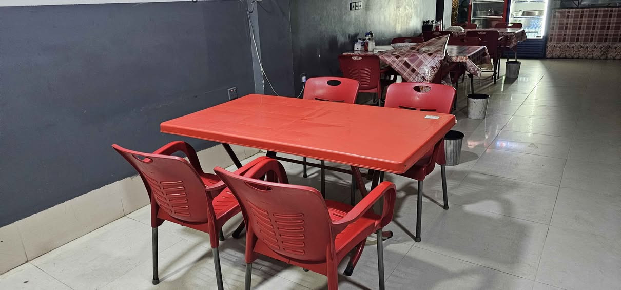 15دانه مێز 60دانە کورسی زۆر پاك بۆفۆشتن هی شریکەی کۆلا نیە هیچی شکاوی نیە شؤين هه ولير
15 ميز و 60 كرسي للبيع كلش نظيف  ومو مال شريكه كولا مكان اربيل أربيل, العراق


**إذا كنت صاحب هذا الإعلان وتريد حذفه لأي سبب، رجاءا أرسل رسالة إلى الدعم الفني**