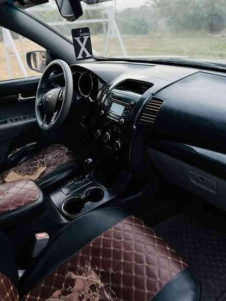 السلام عليكم للبيع كيا سورنتو 2012 وارد امريكي
رقم بغداد انكليزي بسمي 
السياره مصبوغه احزام اثر طخطخات مكفوله من كلبه وكصه وقماره لغد شاصي مكفولات 
السياره سبعه راكب 
تدفئه بالكشنات 
مانع انزلاق 
اشاير بالمري 
مكينه 2400 مكفوله من التنقيص والتبخير والصووت جاهزه
تبريد صدر مكينه كير كله جاهز 
مكان السياره بغداد وسعر السياره 115ورقه للاستفسار اتصل
*********** اتصال + واتساب
اني مكلف بالنشر بغداد
