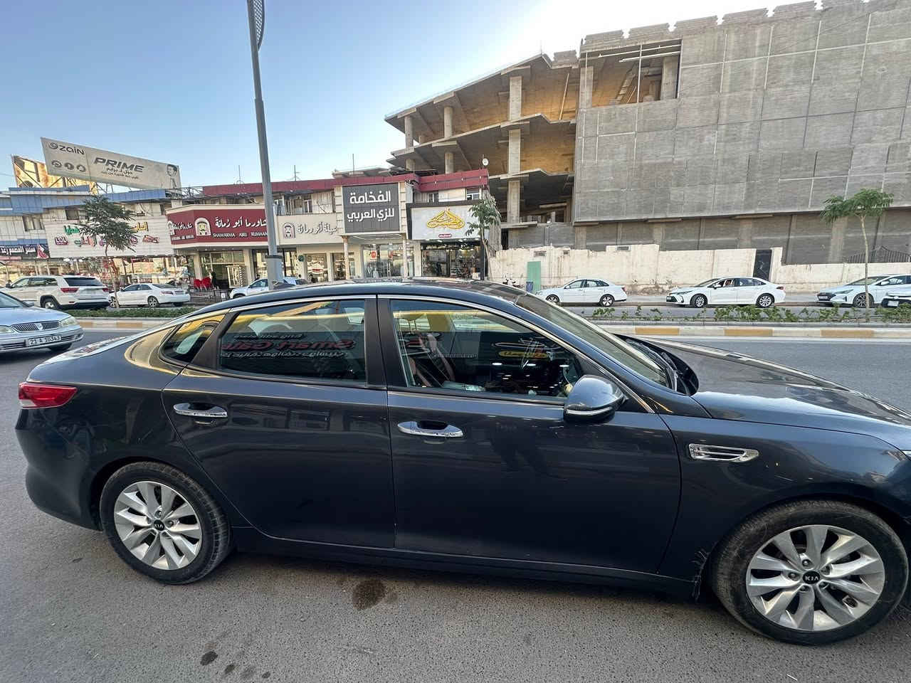 كيا أوبتما
اميركي 2017
محرك 2400
لون اسمنتي 
رقم بغداد 
ضرر باب يلي بصف السايق و مستبدل ب امريكا
سياره نضيفه و جاهزه من كلشي 
تبريد فول محرك نضيف 
السعر /130 $
العنوان :الانبار:الرمادي
رقم:***********
