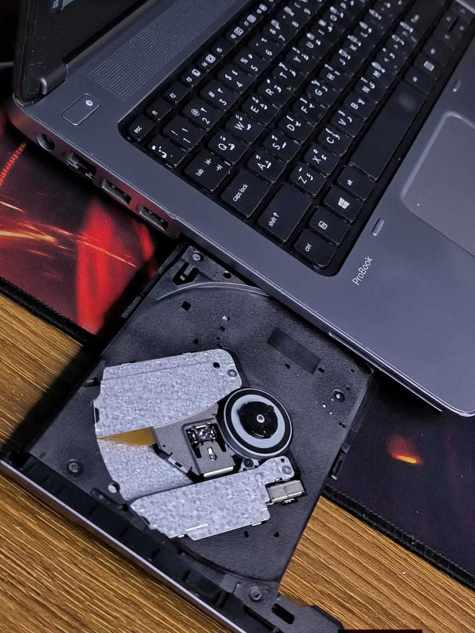 🔥🔥 لابتوب HP ProBook 640 G1 – جهاز نظيف + هدايا مجانية! 🔥🔥
💻 المواصفات والميزات:
1️⃣ المعالج: i5 الجيل الرابع
سريع ويقدر يشغّل برامج الدراسة والعمل بسهولة.
2️⃣ الرام: 8GB DDR3
يخلي التنقل بين البرامج سلس بدون تهنيج.
3️⃣ الهارد: 120GB SSD
تشغيل الجهاز والبرامج خلال ثواني، سرعة عالية للملفات.
4️⃣ الشاشة: 14"
حجم مناسب وواضح، مريح للعين للدراسة والعمل.
5️⃣ كرت الشاشة الداخلي: 2GB
يدعم الفيديوهات والبرامج الخفيفة بسلاسة.
🎁 الهدايا المجانية:
جنطة لابتوب للحمل الآمن
ماوس للتحكم السلس
ماوس باد للراحة أثناء الاستخدام
💰 السعر: 155,000 دينار فقط
📍 متوفر حالياً – الكمية محدودة!
📩 للتواصل: واتساب / اتصال 📞
***********
