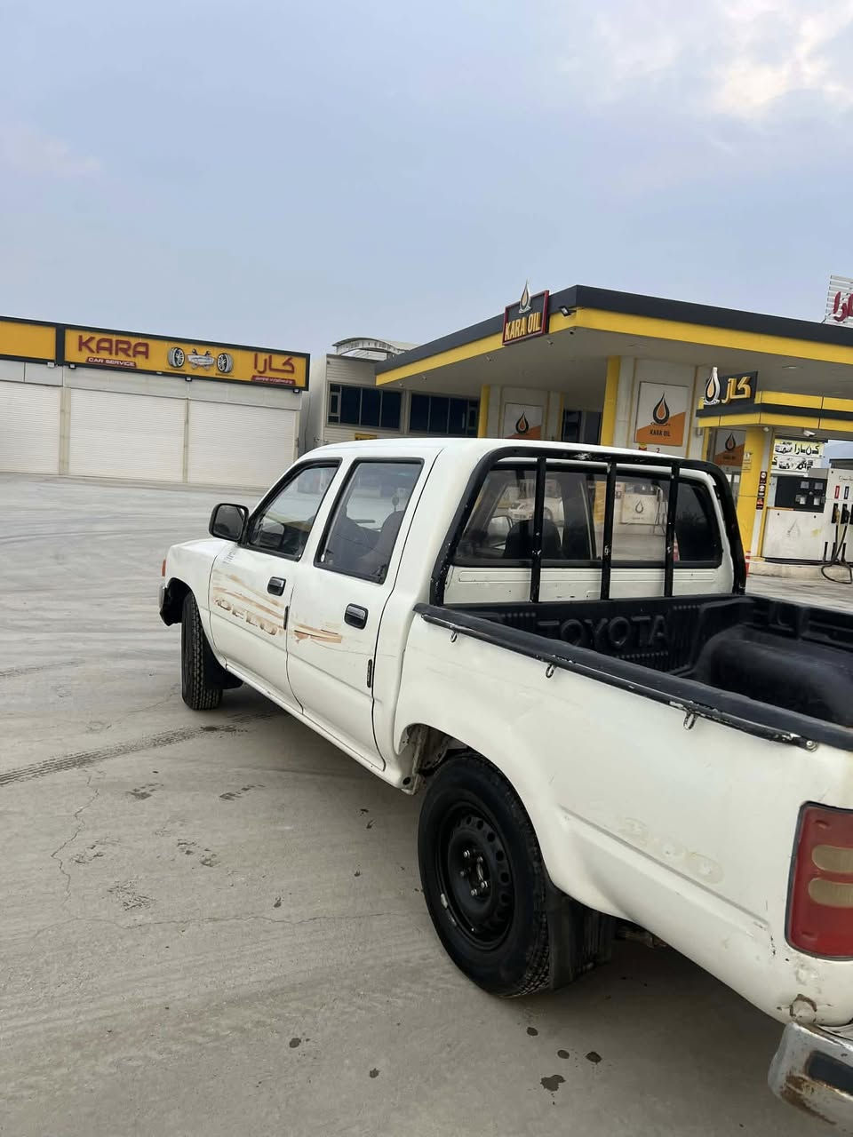 تويتا فاوكير ومه كينه  و ئه كسل تويتا به شه رت
مؤديل ٢٠٠٠ 
ده عمو ليدراوى نيه 
ئارم بلاستيك سليماني به شه رت 
كه رم مه زبوت 
٣٣ مه جال 
***********
*********** 
ده ربه نيخان
