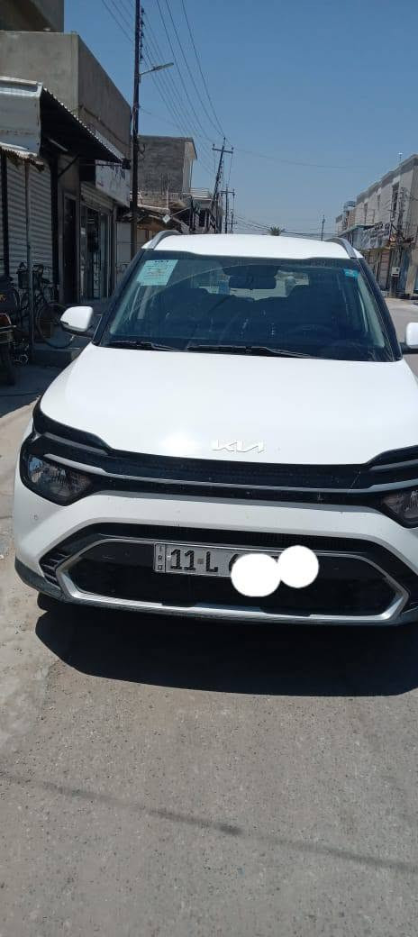 ## 🚗 **كيا كارنز 2024 - بحالة الزيرو!** 🚗
**للبيع سيارة كيا كارنز موديل 2024 بوضع ممتاز جداً ونظافة العارضة.**
### **أبرز المواصفات:**
 * **الموديل:** 2024
 * **الرقـم:** بغداد 🇮🇶
 * **السعة:** 7 راكب (عائلية ومريحة جداً)
 * **المسافة المقطوعة:** 16 ألف كيلومتر فقط (ماشية شخطة)
 * **الموقع:** محافظة ديالى
### **السعر والتواصل:**
 * **السعر:** **$17,200** (172 ورقة) — **وبيها مجال بسيط للطيبين** 🤝
 * **للتواصل والاستفسار:**
   * عبر المراسلة الخاصة بالصفحة 📩
   * أو الاتصال على الرقم: *************** 📞
> **ملاحظة:** السيارة جاهزة من كلشي والتحويل مباشر.
>
