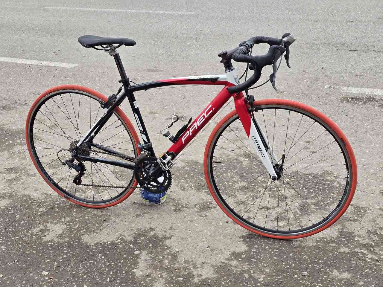 سلام عليكم 
دراجة سباق ماركة برزشن PREC 
يابانية المنيوم وزن خفيف 
سستم كلاريس 8×2
ويالة كلاريس واطارات 700×23
صينية وذارع كلاريس 
نضافة دراجة مثل ما موضح بل فيديو 
سعر 325 عنوان موصل ويوجد توصيل


**إذا كنت صاحب هذا الإعلان وتريد حذفه لأي سبب، رجاءا أرسل رسالة إلى الدعم الفني**