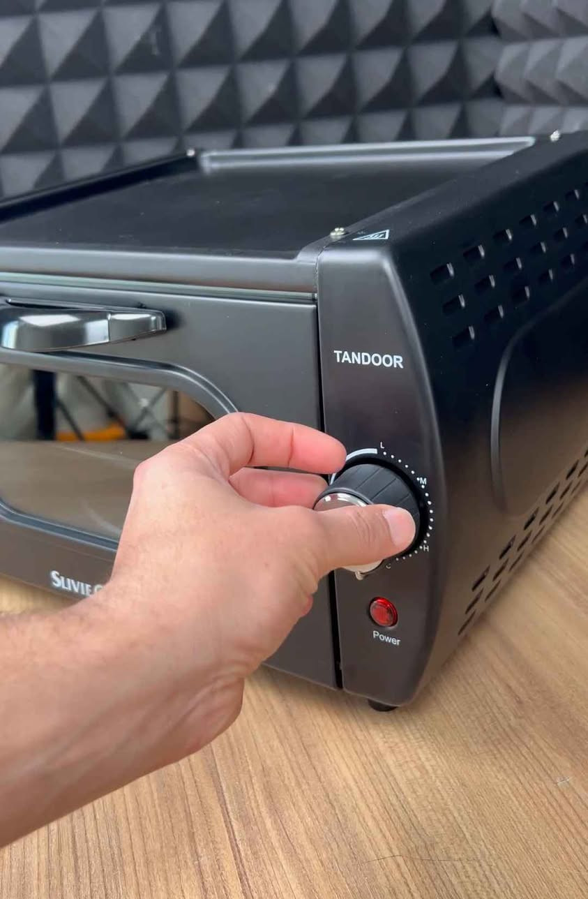 تريد خبز طازج مثل الأفران؟ 🔥

فرن تندور سيلفر كرست 2100 واط يمنحك حرارة تصل إلى 400°

خبز، مناقيش، بيتزا… كلها جاهزة خلال دقائق

توزيع حرارة مثالي وطعم أصلي

حجم عملي يناسب كل مطبخ

مع صينية + شبك + أدوات بيتزا كاملة

أداء قوي وسرعة تسخين عالية

خلي مطبخك يشتغل باحتراف 👌🔥 بغداد, العراق


**إذا كنت صاحب هذا الإعلان وتريد حذفه لأي سبب، رجاءا أرسل رسالة إلى الدعم الفني**