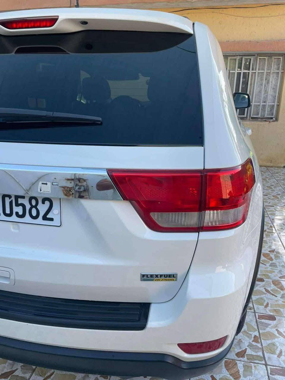 بيع او مراوس 
جيب لاريدو 12 رقم شمالي ب اسمي كفاله عامه السياره بدون حادث كلين ب 178 وبيها مجال


**إذا كنت صاحب هذا الإعلان وتريد حذفه لأي سبب، رجاءا أرسل رسالة إلى الدعم الفني**