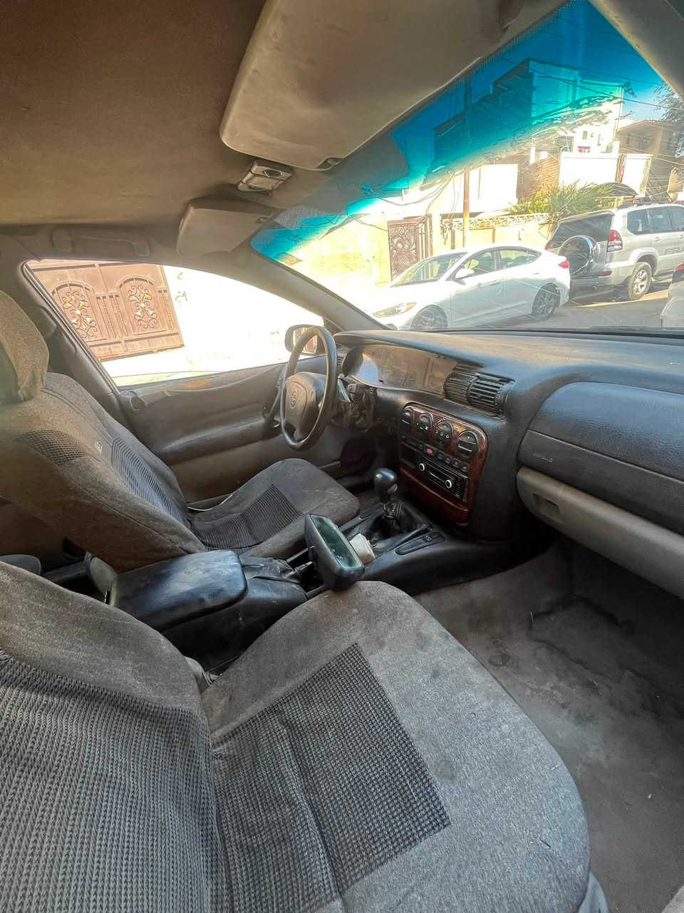 اوبل بزون. ٩٦..محرك  vvt.  امكفول كير اوتوماتيك. نواقصهه بطاين بوب.. كشن خلفي
حداديات بسيطة. تحويل مباشر.  سنوية ل٢٨ مجددة السعر ٢٢ورقة..بيهة مجال حك الجية.. ***********
