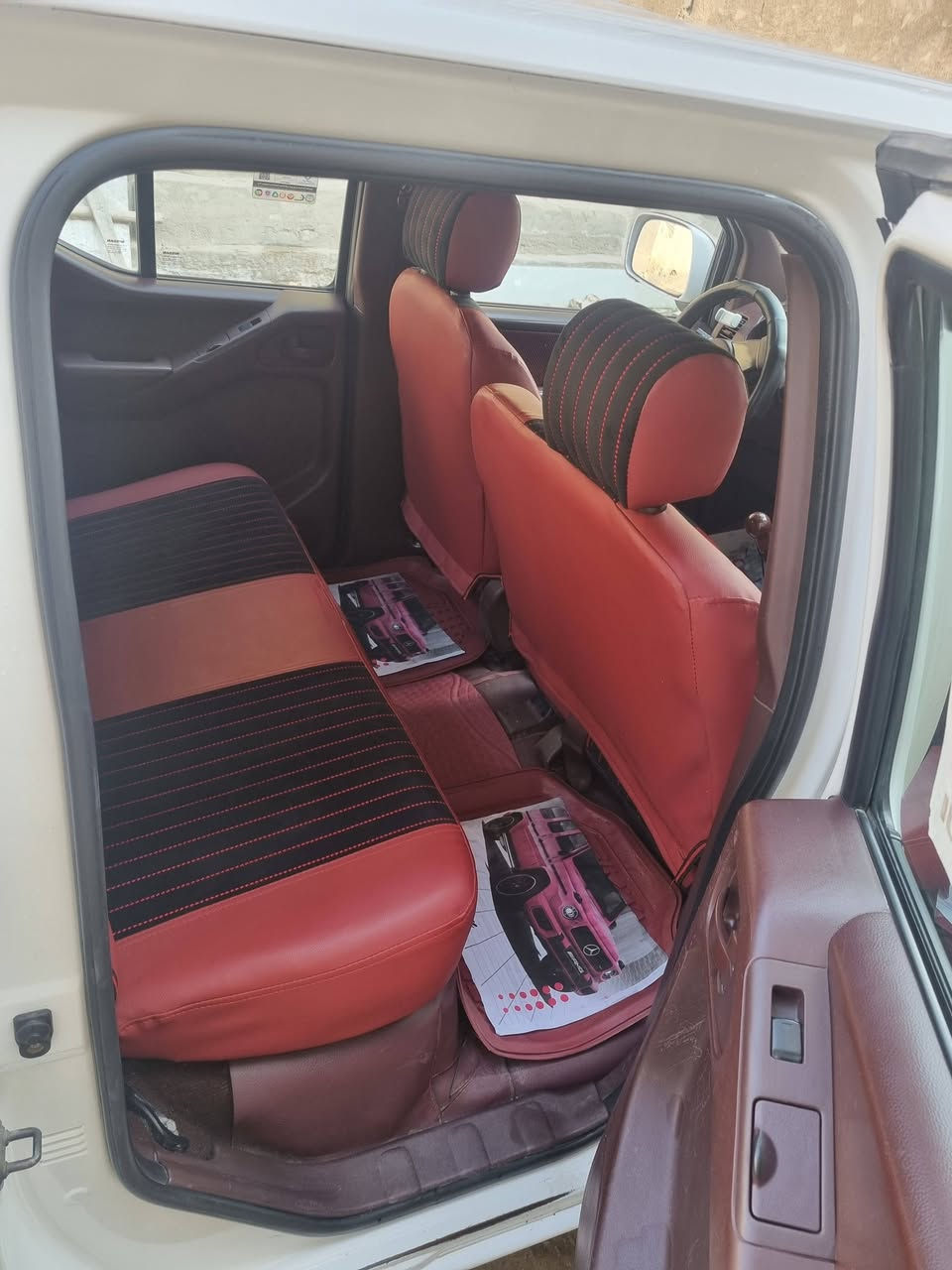 نيفاره ٢٠١٤ شمالي سياره نظيفه جدا مال جناي باسمي قفل ١١٥ فقط بيع بدون مراوس او تقسيط وتحياتي للجميع
