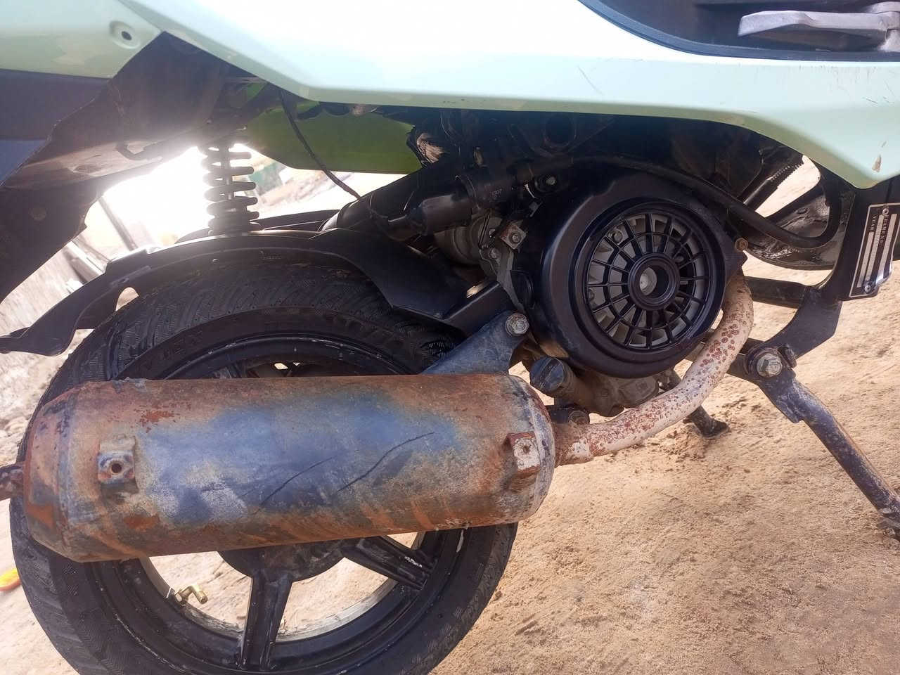 سلام عليكم
دراجه هوشا للبيع بيهه وصل محل 
مديل 2025
لايت ثلجي زنون عالي ناصي 

كهربائيات كله شغال 

ويل اسود كفرات ما امبدله 

السعر 800 وبيها مجال 

استفسار***********
