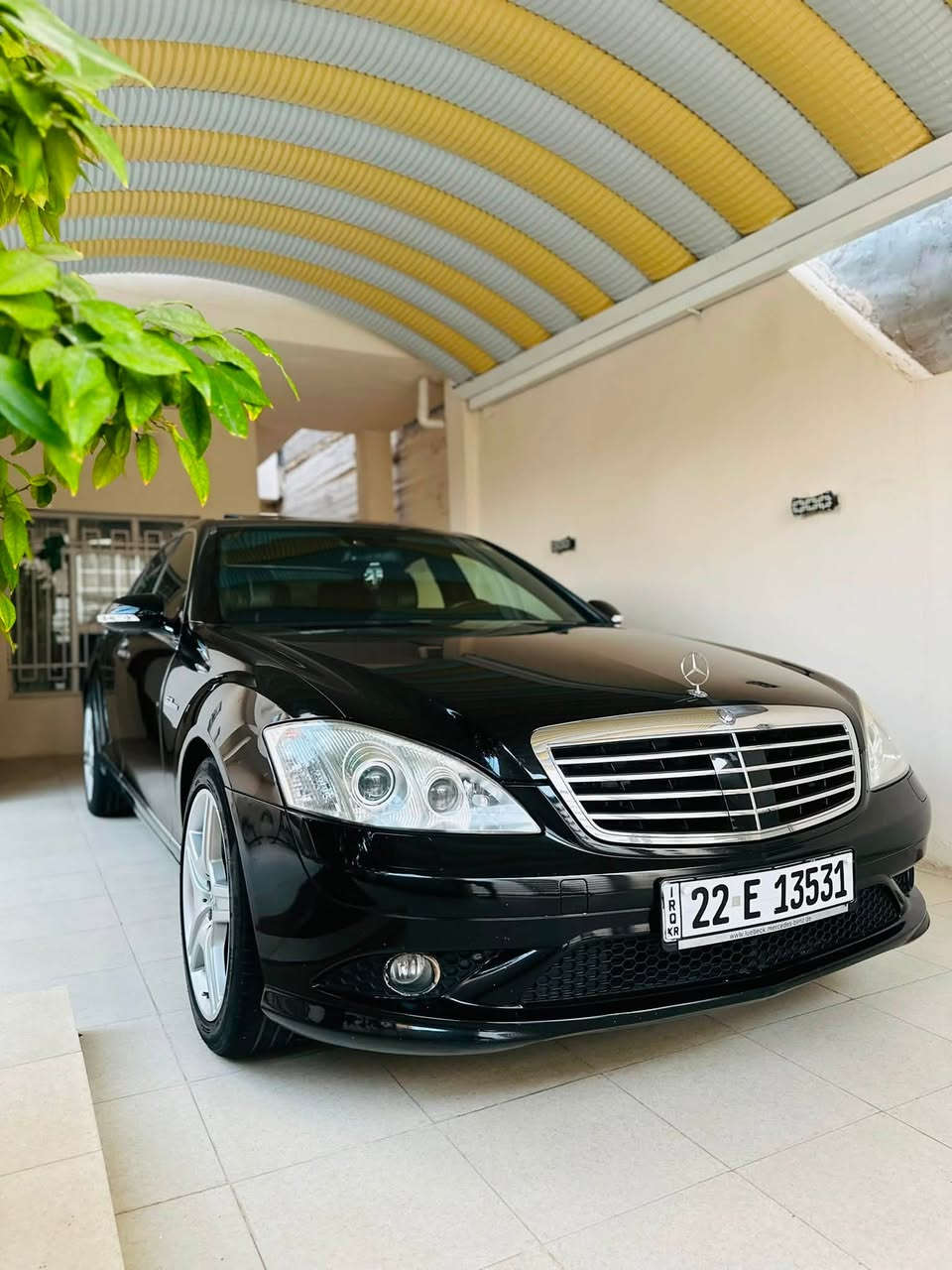 Mercedes-Benz S63  2008
-------------------------------------
#السعر : 188$ وبيه مجال 
‏
#رقم الهاتف : ***********

#رقم السيارة : اربيل 

#مكان السيارة : واسط/العزيزية 
-------------------------------------
سلام عليكم 
للبيع  او مراوس مرسيدس S63 AMG اصل موديل 2008 باب قصير محرك 5.5 تنفس طبيعي داخل دزاينو سيارة رقم اربيل مكفولة  وارد الماني  صبغ اقل لهلال خلفي عكس السايق ماشية 145  الف كيلو متر حقيقي  
تفاصيل👇🏻👇🏻
1_ بصمة⁩ تشغيل 
2_محركV8 +كير مكفولات ⁦⚔️⁩
3_تبريد 3 قطع +ثلاجة⁦❄️⁩
4_كروز سرعة🔒 
5_ سلايت ⚔️
6_  شاشة  🖥
7_ مري قلاب مع البك
8_تنتة كنتارة بلادي    ⁩
9_انارة ترحيب💡 خارجية وداخلية ⁦⚔️⁩
10_شاشة اعطال💬
11_كشنات امامي خلفي كهرباء ⁦⚔️⁩
12_لايت زنون 
13_ مري شفط
14_ ايرباكات سليمة 
15_ويل 19 AMG اصلي بلادي  ⚔️⁩
16_سستم صوت harmen gardon 
17_صدر امامي خلفي جديد ⁦🛠️⁩
18_حساس مطر💦
19_هزة وفحص جدد+سنوية جديدة  
20_لايت اوتو   ⚔️
21_ وضعيات قيادة سبورت وعادي واوتو🔥
22_ناظور ليلي 
23_كشنات تدفئة تبريد امامي خلفي 
24_شفتات ستيرن 
25_عداد 320 بلادي 
26_ابواب شفط 
27_صندوق كهرباء 
28_بردات جانبية 5 
29_رادار امامي 
30_ستيرن كهربائي متحرك 
31_دخول ذكي بدون مفتاح 
32_حساسات امامي خلفي 
33_دبل جام بلورايز بلادي 
34_انارة محيطية متغيرة 64 لون 

 
-------------------------------------
