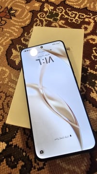 هونر 200 • ٢٥٦ جيجا ١٢ رام • بطاريه ٥٢٠٠