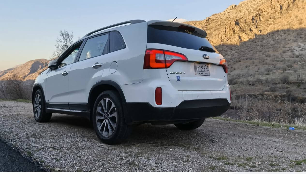 كيا سورنتو ١٣ وارد خليجي كويت  فول موصفات لمتد ١ع ١ بنراما بصمه جلد حساس امامي خلفي مري شفط تبريد ٣ قطع  رقم بغداد تحويل مباشر ٦سلندر ٧ راكب سياره بيه تبديل باب وكاله 
السعر ١٦٧ بيع فقط 
*********** واتساب
