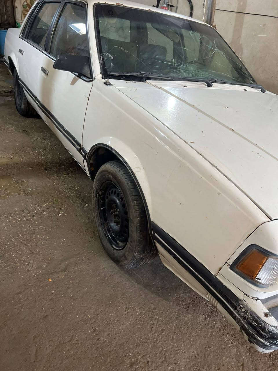 السلام عليكم للبيع سلبرتي بغداد بسمي بيهه عطل بل مكينه ابيع على وضعهه السعر 22بيهه مجال لشراي الاستفسار ***********مكان بغداد حي ور
