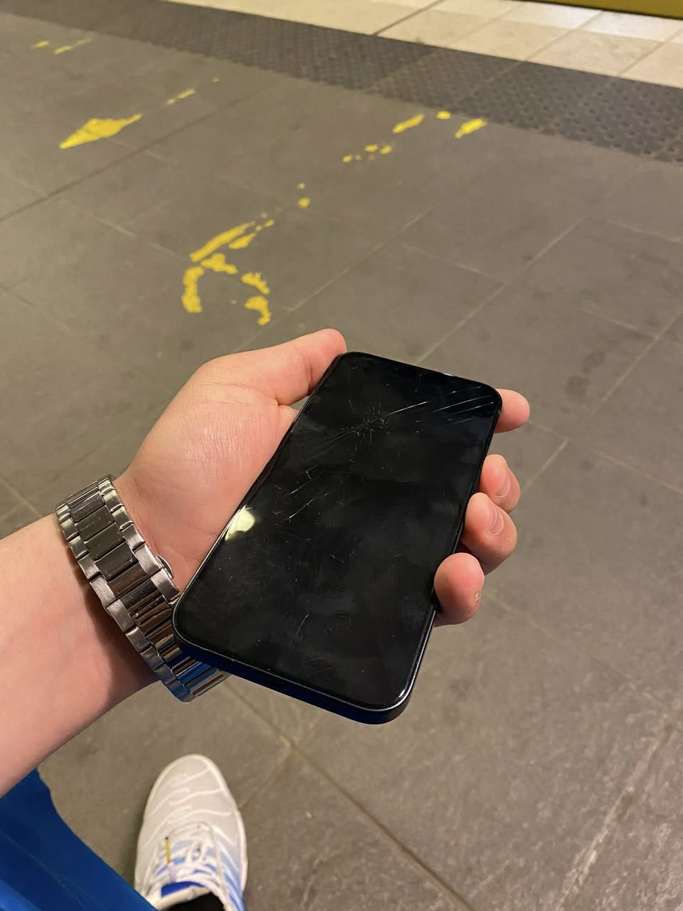 iPhone 13
128 g

Batterie 88 original 

M9laba 

Soma chaba 

Libiri officiel 😻

😻nbi3 w nbdel b bay pas


**إذا كنت صاحب هذا الإعلان وتريد حذفه لأي سبب، رجاءا أرسل رسالة إلى الدعم الفني**