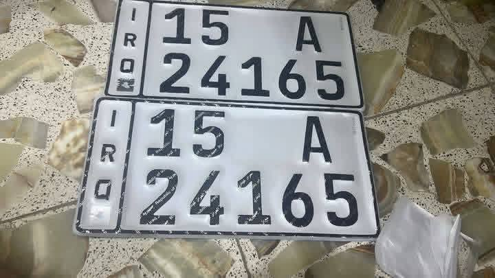 السلام عليكم يوجد لدينا ترقيم للجميع انواع السيارت خصوصي عمومي انشائي تكسي شرط طبق الاصل عائديه توصيل للجميع المحافظات اخي العزيز ملاحضات شغلي عربون بدون عربون لاتخابرني ارجوك
   ***********
