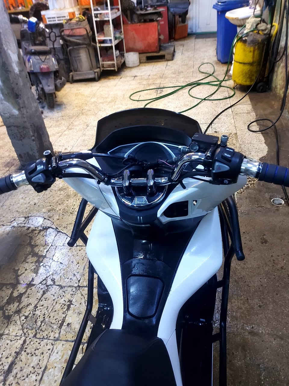 السلام عليكم دراجة بي سي اكس للبيع بغداد الصالحيه السعر ١٤ ورقه ***********
