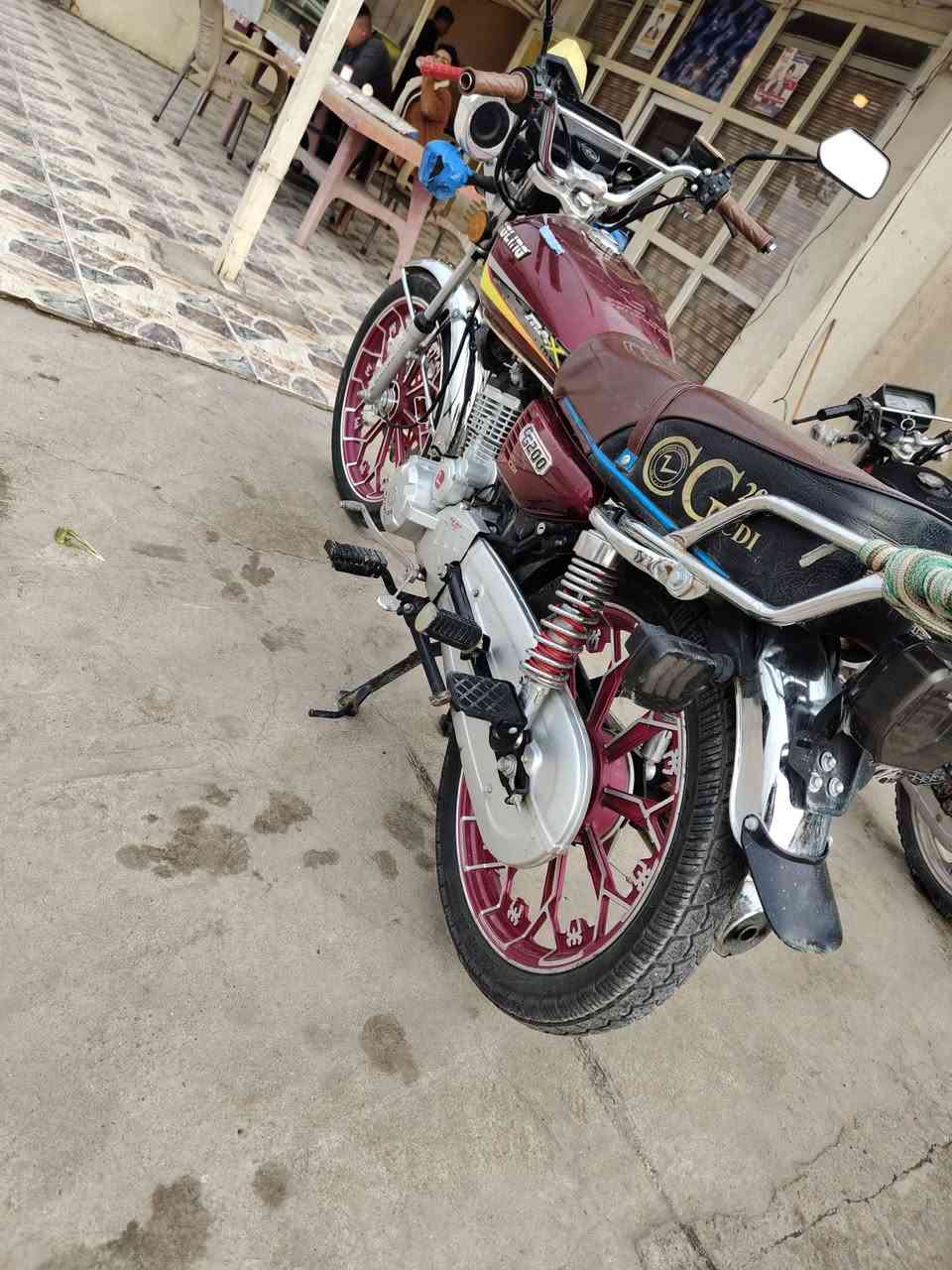 السلام عليكم درجه سيفان موديل 25 الدرجه كفاله عامه مكاني ديالى بعقوبة رقم الهاتف *********** السعر 700 وبيها مجال
