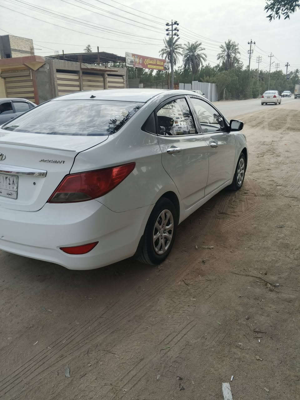 اكسنت 2012 خليجي رقم نجف 
محرك 1600
بيها رشات صبغ بدون ضربه قويه 
محرك وكير مكفولات حداديه جديده تخم تاير جديد السعر 85$ مكانه كوفه رجآ بدون خاص ***********
