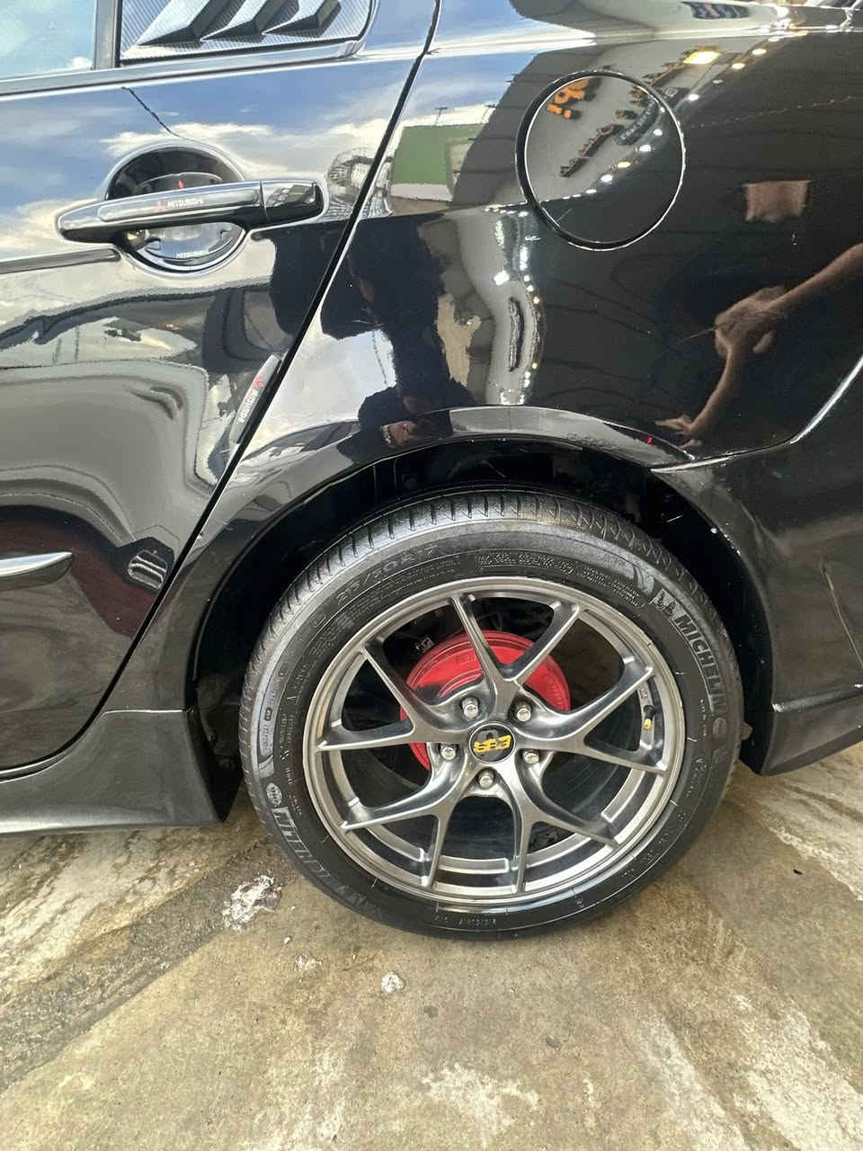 لانسەرى قرشى 2015 تؤماتيك
خليجى ناوزەرد
گێڕ سوكان+دەبڵ گێڕ
حاسه و كاميرا و شاشه
سپؤڕتى مەكينه گەوره ٢٠
بوياخى نييه ساردى نيه 
كامل سپورت كراوه ساڵنساى سپؤرتى لەسەرە
 كامل جوانكاريه 
سؤنەريم داناوه 
به شەرتى گێڕو مەكينە 
ڕەقەموو سەنەوى تازەيه …
112$معامەله
ژ.م***********
***********
