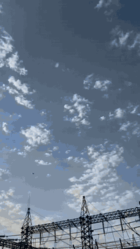 السلام عليكم 
جارجر 12
كلين مكينة وكير واكسل جدد
حدادية جديدة وتخم تاير
غرفة جديدة جلدكشنات كهرباء
الكير طيارة
السعر 170$ وبيها مجال
رقم الهاتف ***********
