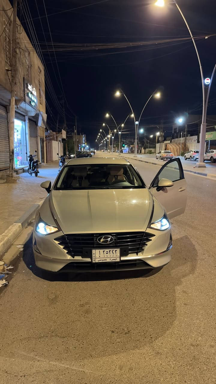 سوناتا خليجي
خالي من الحادث مجرد رصعات خفيفه  كما موضح
* ﻿﻿السنة: 2020
* ﻿﻿المحرك: 2.5
* ﻿﻿الفئة: SEL (نص فل)
المحرك: 4 سلندر - 2.5 لتر
* ﻿﻿القوة: 191 حصان
* ﻿﻿ناقل الحركة: أوتوماتيك 8 سرعات
* ﻿﻿اقتصادي بالبنزين
* ﻿﻿دفع أمامي (FWD)
أنظمة الأمان
مانع انزلاق
ABS V
Traction Control V
كاميرا خلفية
حساسات خلفية
ماشيه 123 كيلو
الاستفسار ***********
السعر 173ورقه
