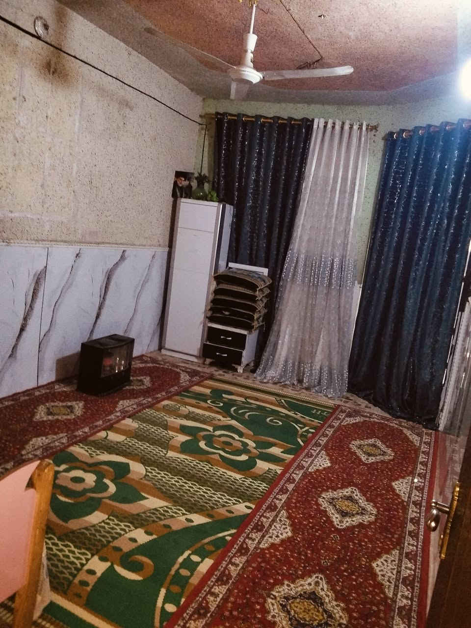 بيت للبيع خلف مدرسه الامراء مساحة 100 متر زراعي لستفسار على الاتصال ***********
