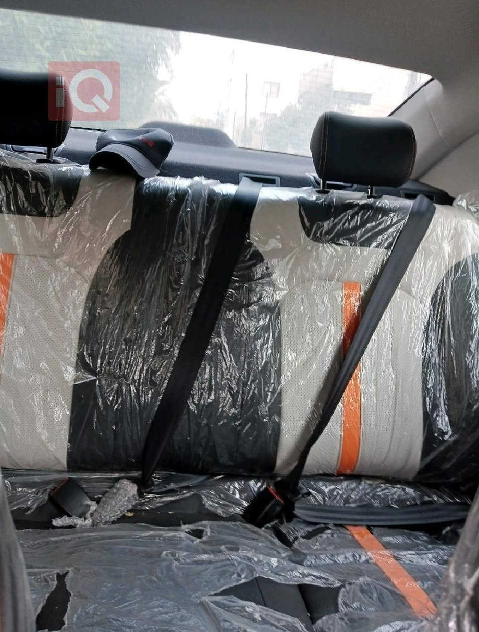 السلام عليكم السيارة للبيع دونغ فينك شاين A30 موديل 2025 صيني بأسمي رقم بغداد  والسنوية جديدة وبيها ضمان الشركة لمدة5 سنوات او 200 الف كيلو سبايدر رياضي وشاشة لمس كبيرة ولا بيها ضربة ولا صبغ جديدة جدا مال بيت وماشية شي قليل محركها 1500 4 سلندر  بعدها على وضعية الشركة السعر 18000000 مليون الف دينار مكان السيارة بغد المنصور للاستفسار الاتصال على الرقم *********** موجود واتساب
