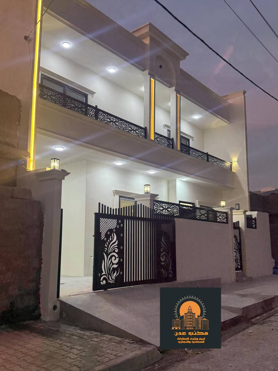 🏠دار صفر بناء حديث
   موقع مميز للبيع
~~~~~~~~~~~
البيت فول فول✔️
نظام دكت سقف مغربي✔️
دبل جام المنيوم✔️
~~~~~~~~~~~
طابو ملك صرف✏️📋
~~~~~~~~~~~
📐المساحه:140م
📐الواجهة :-12م
شارع  10م
~~~~~~~~~~~
📍الموقع : حي المعلمين مقابل جوازات قرب مدرسة الاقتدار 

~~~~~~~~~~~
💸السعر :علق تم يوصل السعر
~~~~~~~~~~~
يحتوي الطابق الاول على:-
كراج +مطبخ+استقبال
غرفة +صحيات 
~~~~~~~~~~~
يحتوي الطابق الثاني على:-
هول +صحيات + 
3غرف نوم  
~~~~~~~~~~~
~~~~~~~~~~~
للاستفسار اكثر الاتصال على
***********📱
~~~~~~~~~~~
نستقبل جميع العروض 
🏠السكنيه  🏛️التجاريه
مكتب عدن بدايه سايدين عدن مقابل مجمع جوهره
