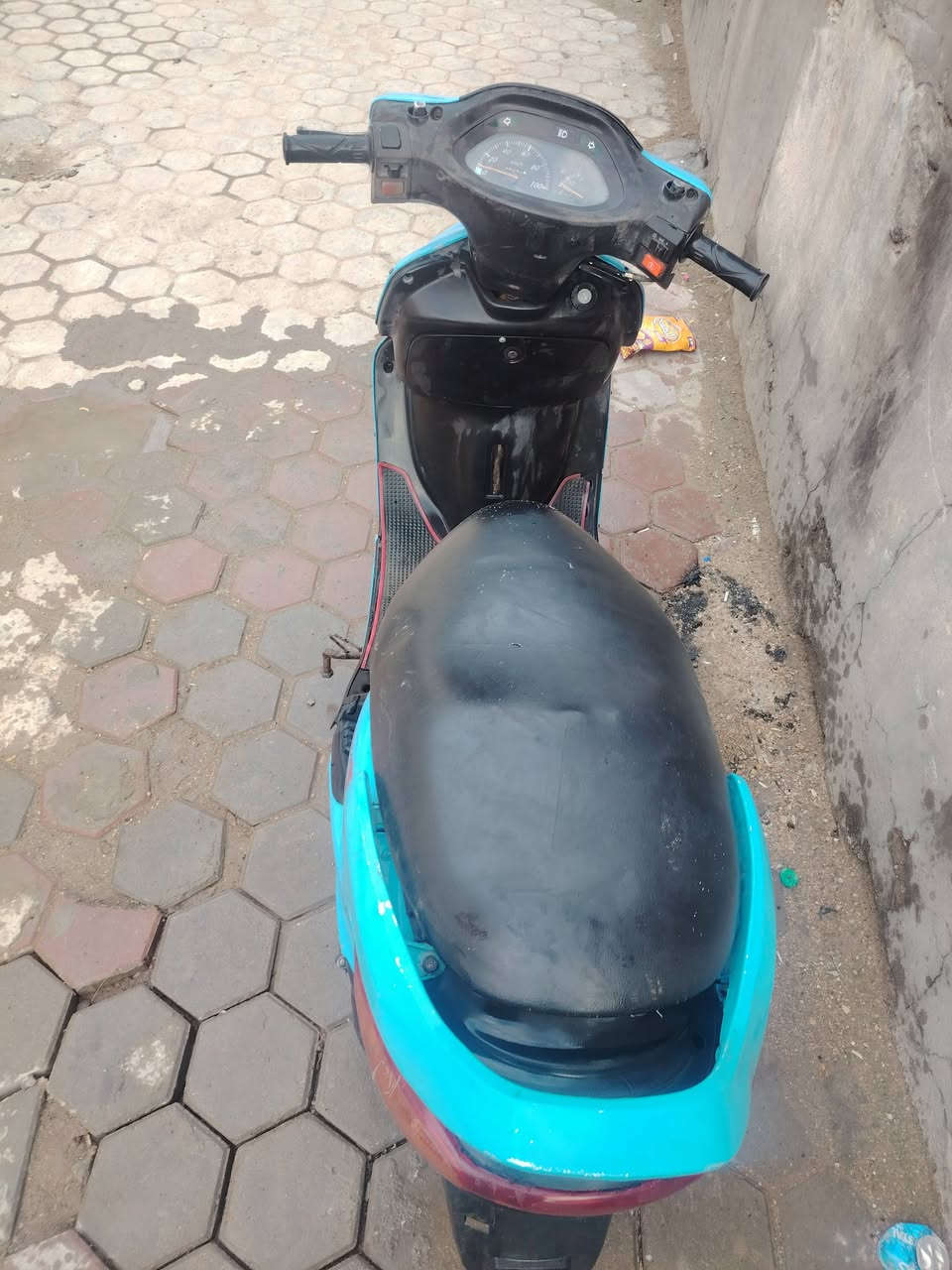 ب300 مابيه اي شي  شغاله من كلشي مكينه ناعمه مفتوحه مره وحده فقط اشاير وهورن مايشتغلن ماواصلات وايرات الهن تواير جدد ماتصرف بانزين دراجه حلوه وبيه مجال او مراوس بدراجه ثانيه مكان رميثه


**إذا كنت صاحب هذا الإعلان وتريد حذفه لأي سبب، رجاءا أرسل رسالة إلى الدعم الفني**