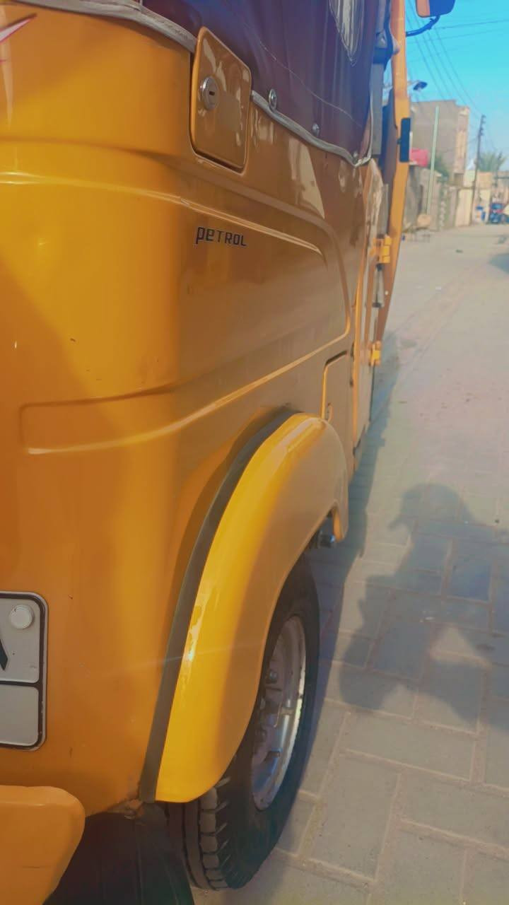 السلام عليكم شباب تكتك 21 الوجبه لونين لاصبغ ولامعجون بس دوس مكاني بغداد البياع الشرطه الخامسه ***********
