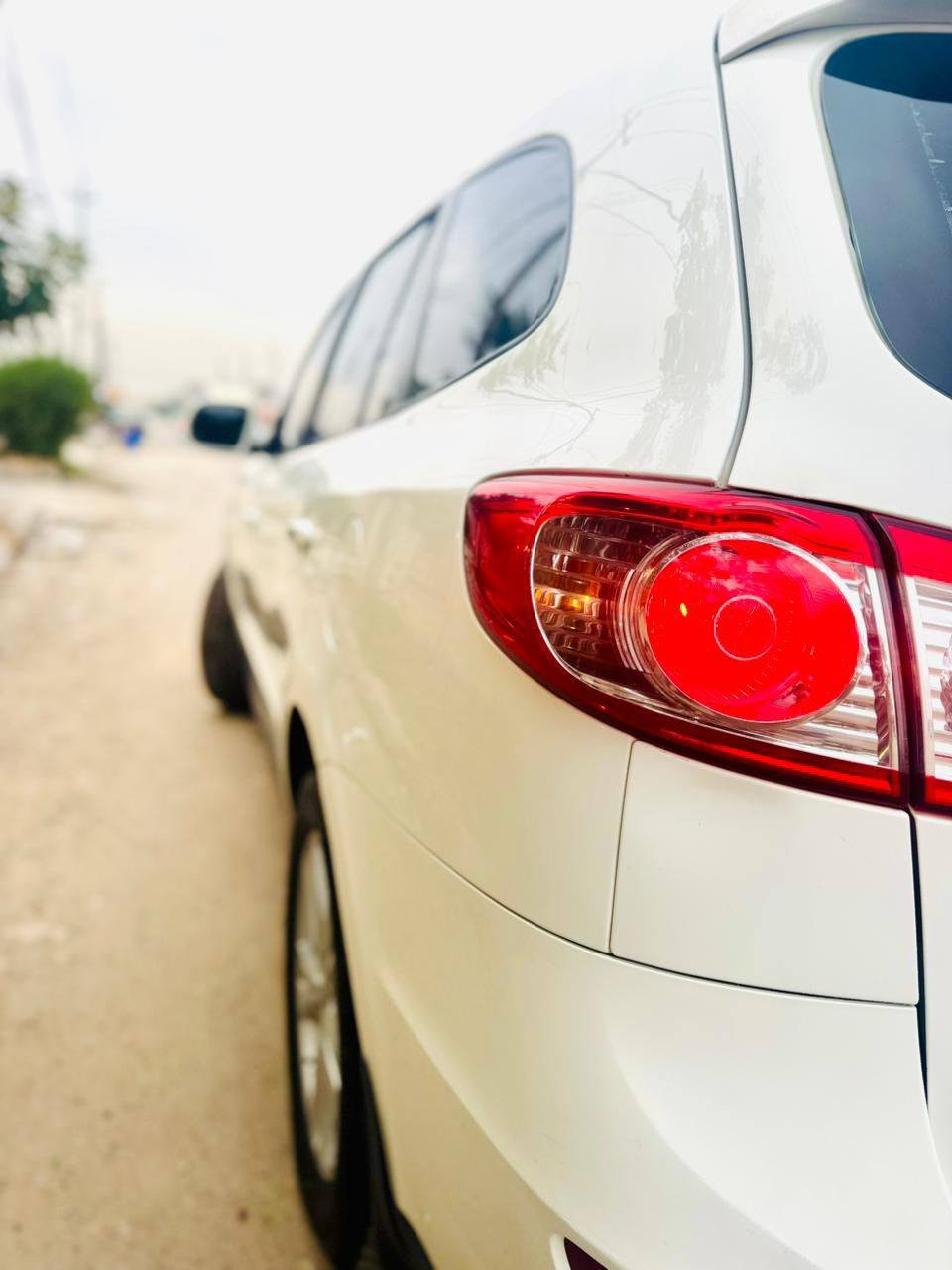 مكينة ٦ سلندر ٣٥٠٠
سنتافيا 2010 خليجي ب أسمي
كفاله عامه من كلشي 🩵
صدر امامي خلفي جديد 
فتحة حساسات تحكم مري شفط 
٧ راكب تبريد ٣ قطع 
ماشية ١٢٩ الف 
بلادية و كفالة عامة 
السعر155 
بغداد المحمودية
رقم الهاتف ***********
