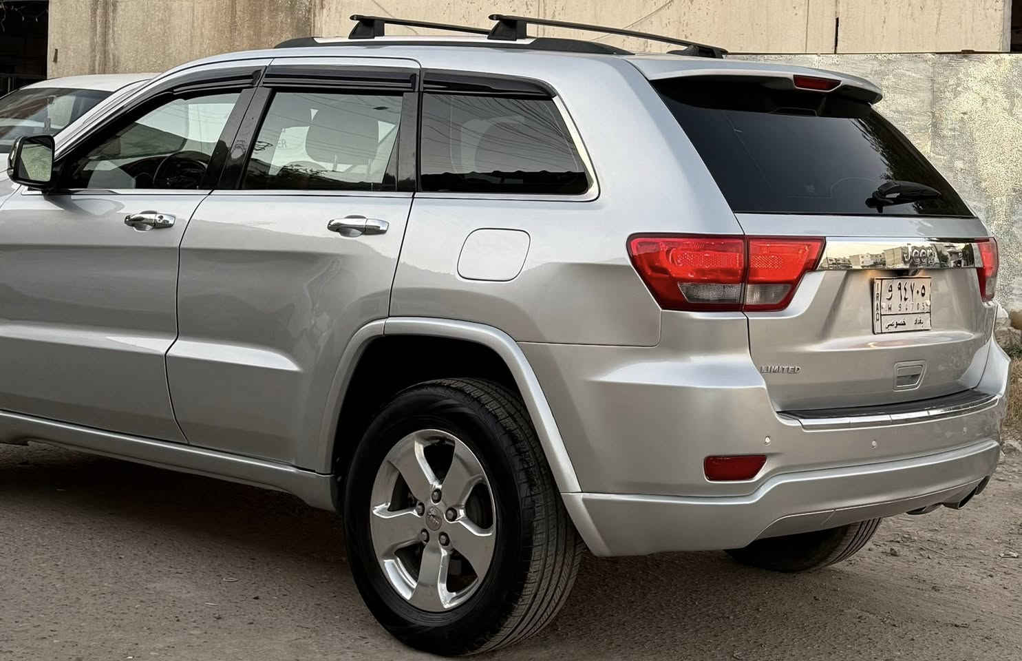 جيب لاريدو موديل 2013 
لمتدد فول مواصفات 
كير مكينه كفاله 
صبغ حزام بدون كل دواخل 
تخم تاير ويل كب كارتون 
السياره جاهزء من كل شي
السعر 143 وبيها مجاال بسيط 
للاتصال ***********
