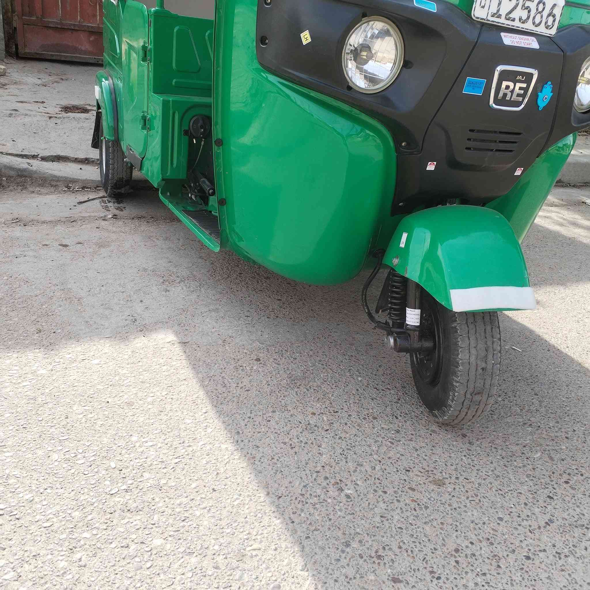 سلام عليكم تكتك 22 شهر 11 رقم ونسونيه انكليزي تحويل ثاني يوم 
تكتك كفاله عامه بس تكمه بيه والبقيه كله مكفول كشر ومكينه 
تخم تاير دوشمه. زيرو كهربائيات كله شغاله ترايه زيرو 
مكان كفائات العبيدي رقم 📱 ***********
