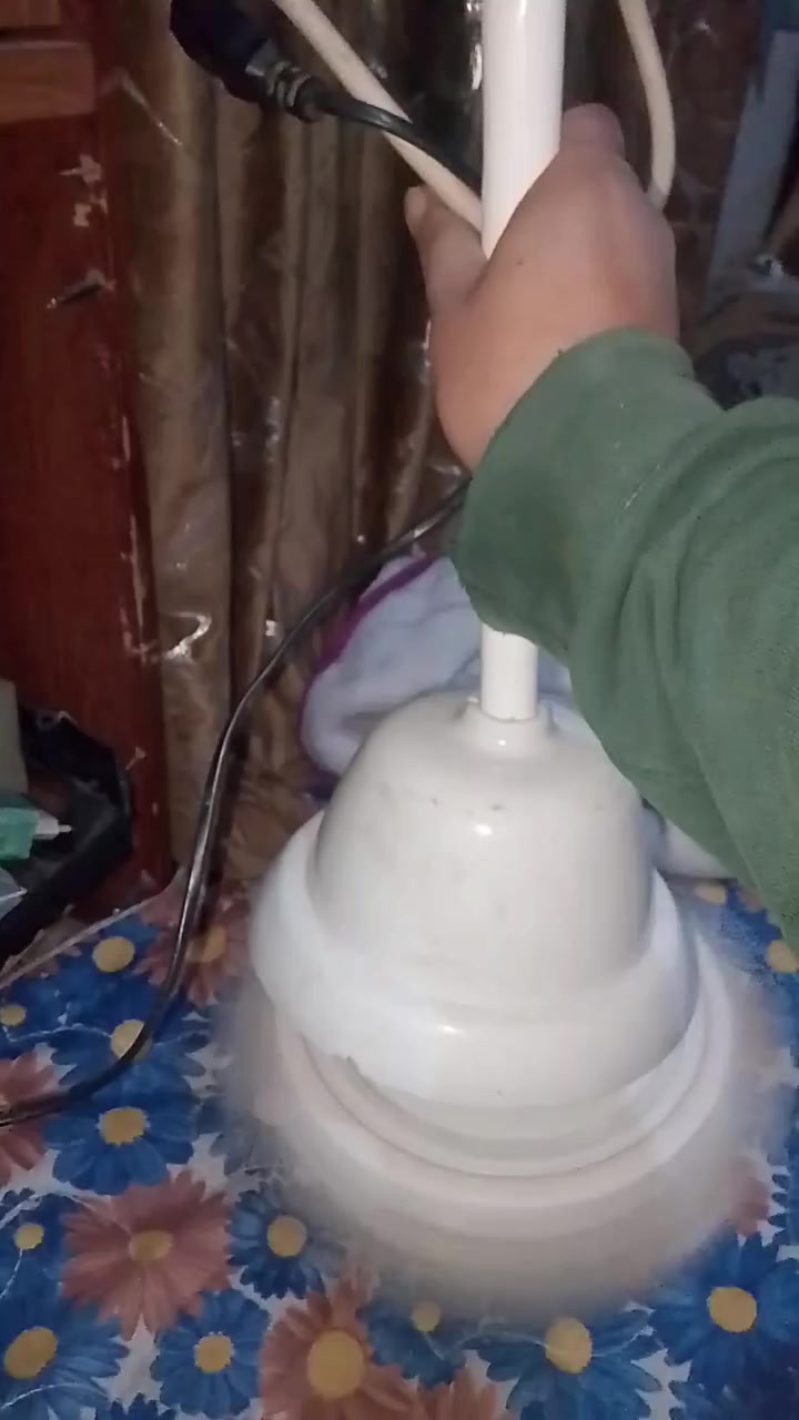 السلام عليكم مروحات اصليات شغالات اثنينهن 25 قفل عنوان بغداد ام الكبر والغزلان ***********
