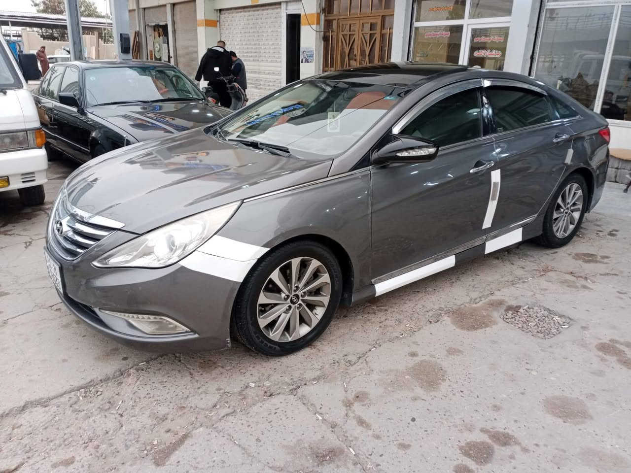 سلام عليكم للبيع سوناتا 2014 ورد امريكي محرك 2400   فووول موصفات بنراما تخم تاير سيار جاهزه من كلشي بيهه اربع قطع صبغ بدون دواخل فقط رقم بغداد تحويل ثاني يوم سعر 103 
***********
