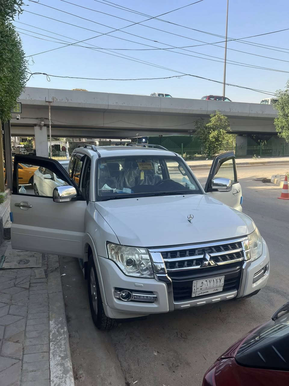 السلام عليكم باجيرو ٢٠١٥ مكفوله من الصبغ فقط بيه بارد مكينه كير كفالة ماشيه ١٥٠ الف حبتور السيارة فول مواصفات تخم تاير باتري جديد صدر جديد مسويله ادامة بلكات نوزلات مجاول كله جديد مكاني المنصور سعره 170 وبيه مجال ***********
