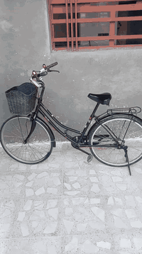 سلام عليكم بايسكل حجم 26بناتي بايسكل نضيف 
بكاني بغداد حي اور
السعر75وبي مجال 
***********
