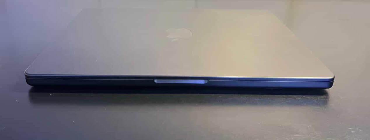 MacBook Pro M3 Pro 14”
Ram 18 | SSD 1 TB
Battery 100 | cycle 70
Price: 2.200.000 
***********

