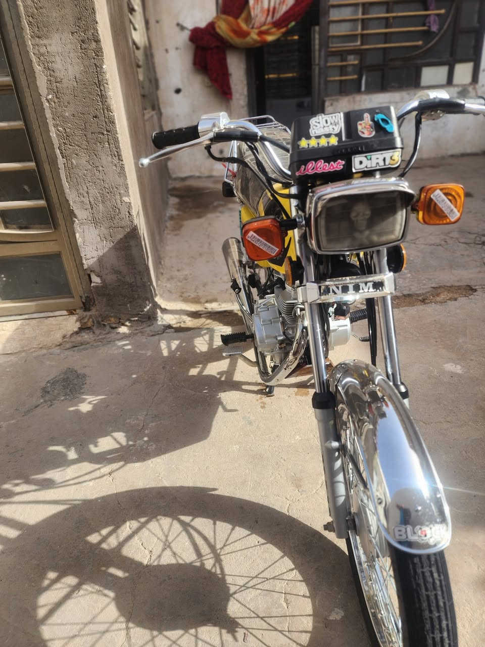 ***********
دراجه 700 وبيها مجال
