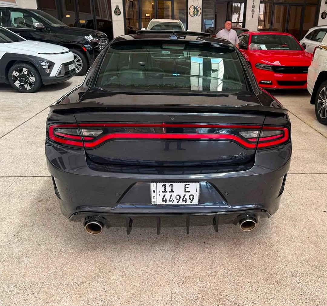 #مستحيل_أكو_دايتونا_بهذا_السعر 🔥💣 

🜸 ︎Dodge Charger Daytona - SRT 🜸 
الموديل : [ 2018 ]
المحرك : [ V8 / 6.4 ] 🚀
الگير : [ اوتوماتيك ]
الممشى : [ 72 الف ميل ]
اللون : [ أسود - ملكي ] 🏴
الحالة : [ السيـارة وارد أمـريكا ضررهـا 3 قطع صبغ ، بالإضافة إلى بارد بالجاملغ الأمامي ]

[ لمعرفة السعر اترك تعليق داخل المنشور وسوف يصل اليك مباشر عبر رسالة نصية ] 📥

[ الـــــمـــواصــفـــــات ]

- فتحة سقف 
- رادار أمامي 
- شاشة كبيرة 
- كاميرا + كار بلي
- مقاعد جلد + الكنتارا مختومة ( Daytona )
- مقاعد كهربائية 
- مقاعد تدفئة + تبريد 
- مقاعد خزن ميموري 
- فجـوج بريـك بريمبـو 

[ الاضـــــــافــــــاات ] 

 - شـوتة مفتوحة ( Daytona )
 - هـدرز ( Koks ) 3 أنـج 
 - تغطيـس كاربون ڤابيـر 
 - اضاءة LED متحركة + LED نهاري 
 -  بوليـش + نانـو سيراميك 

الموقع : [ بغـداد / الاعظميـة ] 📍

للتواصل واتس اب او اتصال : [ *********** ]

#dodge #charger #dayton #yasser_erbil
