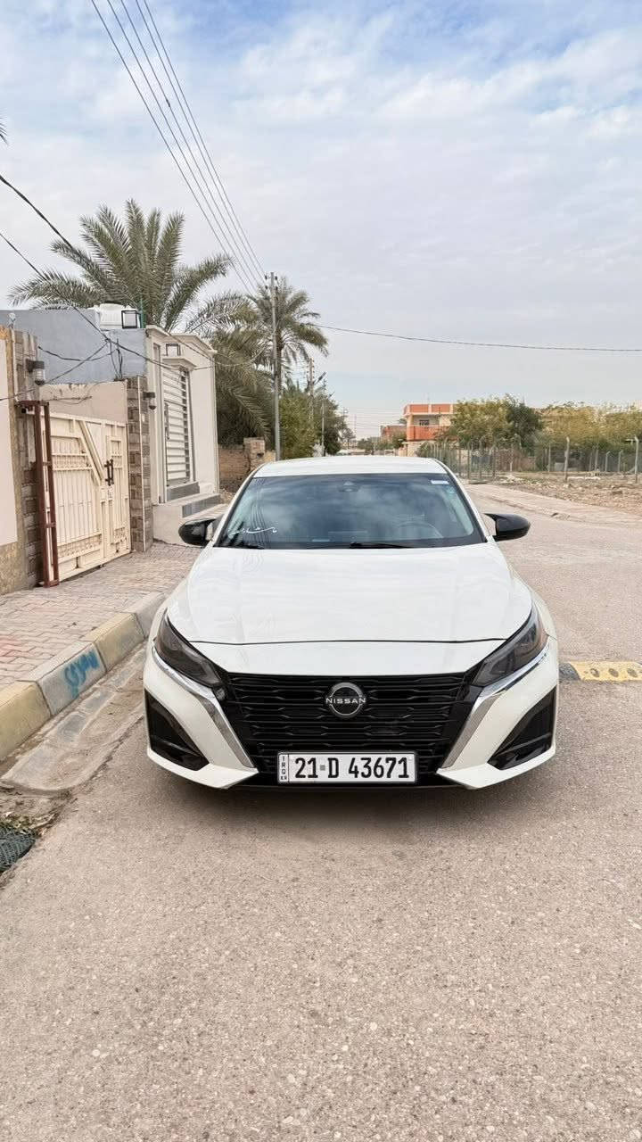 سلام عليكم 
التيما 2023
الفئه/ SV فول مواصفات
رقم سليمانيه 
السياره جديده كلش 
وارد أمريكي والحادث مرفق بصور 
ممشاها قليل 
للاستفسار ع رقم /***********
