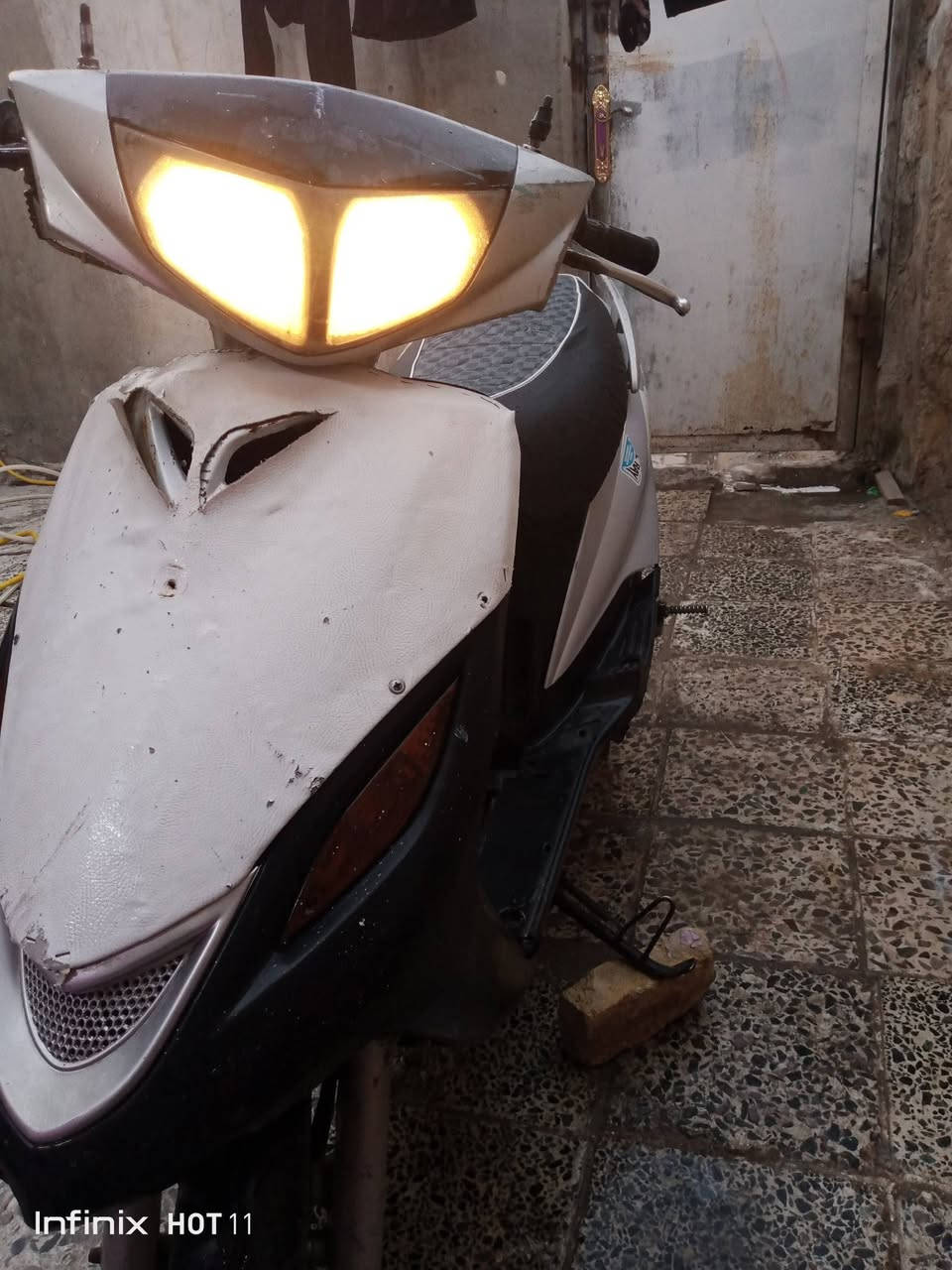 السلام عليكم دراجه نوع ماكس ثعلب دراجه مكينه زينه كهربائيات شغاله السعر 200 مكاني النجف رقم ***********
