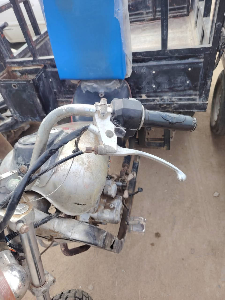 ستوته ام تي ار موديل ١٢ اوراق
نظيفه مسعجل على بيعتها  السعر ٦٠٠ وبيها مجال
مكاني جامعة بابل
***********
