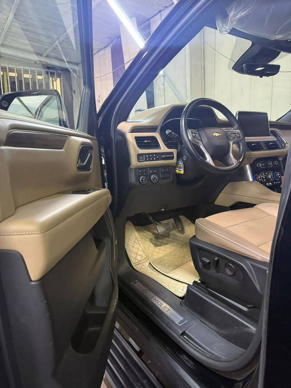 تاهو بريمير موديل ٢٠٢٣ – فول مواصفات

  الموديل: 2023
  لفئة: Premier – أعلى فئة ام الجكات
  ماشية 21الف فقط
  اللون: أسود
  السيارة : نظيفة اخت الزيرو  
  مكفولة كفالة عامة 
السعر🔥🔥🔥58/500$
🔹 المواصفات فوووول
✅ بانوراما
✅ رادار وتنبيه الخروج عن المسار
✅ تبريد وتسخين كراسي
✅ شاشة كبيرة
✅ كاميرات 360 درجة
✅ فتحة سقف
✅ نظام صوتي فاخر
✅ حساسات أمامية وخلفية
✅ دفع رباعي
✅ اربع كامرات 
وغيرها من المواصفات الكاملة 

العنوان بغداد الوزيرية قرب قاعه الريان
***********
