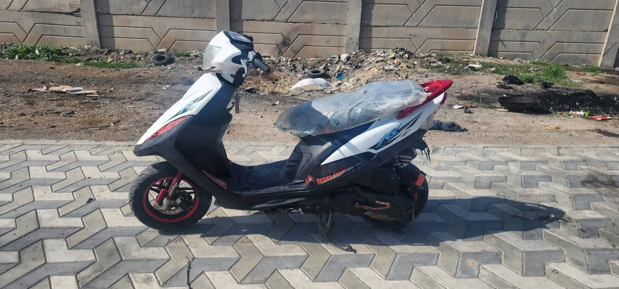 سلام عليكم شباب دراجه ماكس لبيع مبدل بيه بستم فقط شلعه ومعدل اوراق المكان المجر الكبيرسعر ٦٠٠ وبيه مجال ***********
