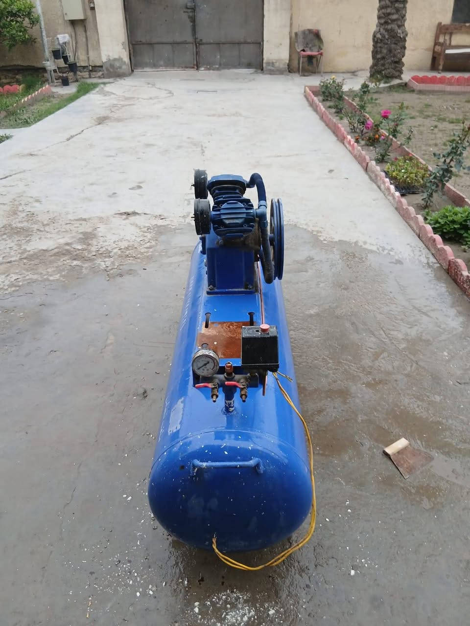 سلام عليكم كمبريسر ملف نحاس ٢٠٠لتر اخو الجديد ٣٥٠ الف ***********
