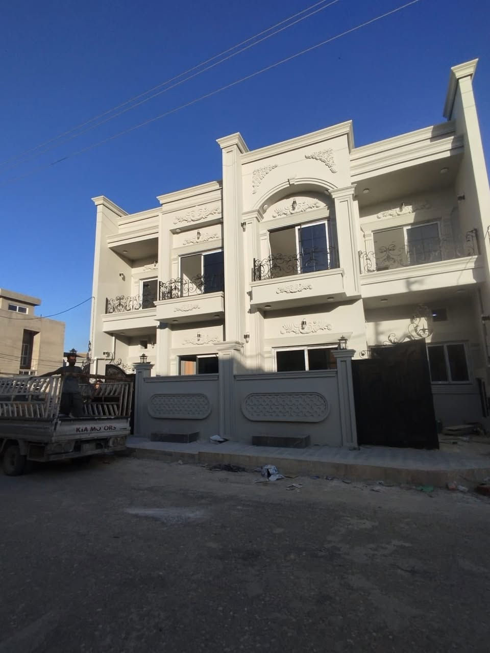 #الدار للبيع طابو صرف بيت صفر 
#الموقع كركوك طريق بغداد خلف جبهة تركمان 
#مساحه 100متر مربع ركن 3غرفه نوم 
#السعرعلق رقم واحد معرفة سعر نهائي
#للاستفسار ***********
او مراجعته مكتب روما
